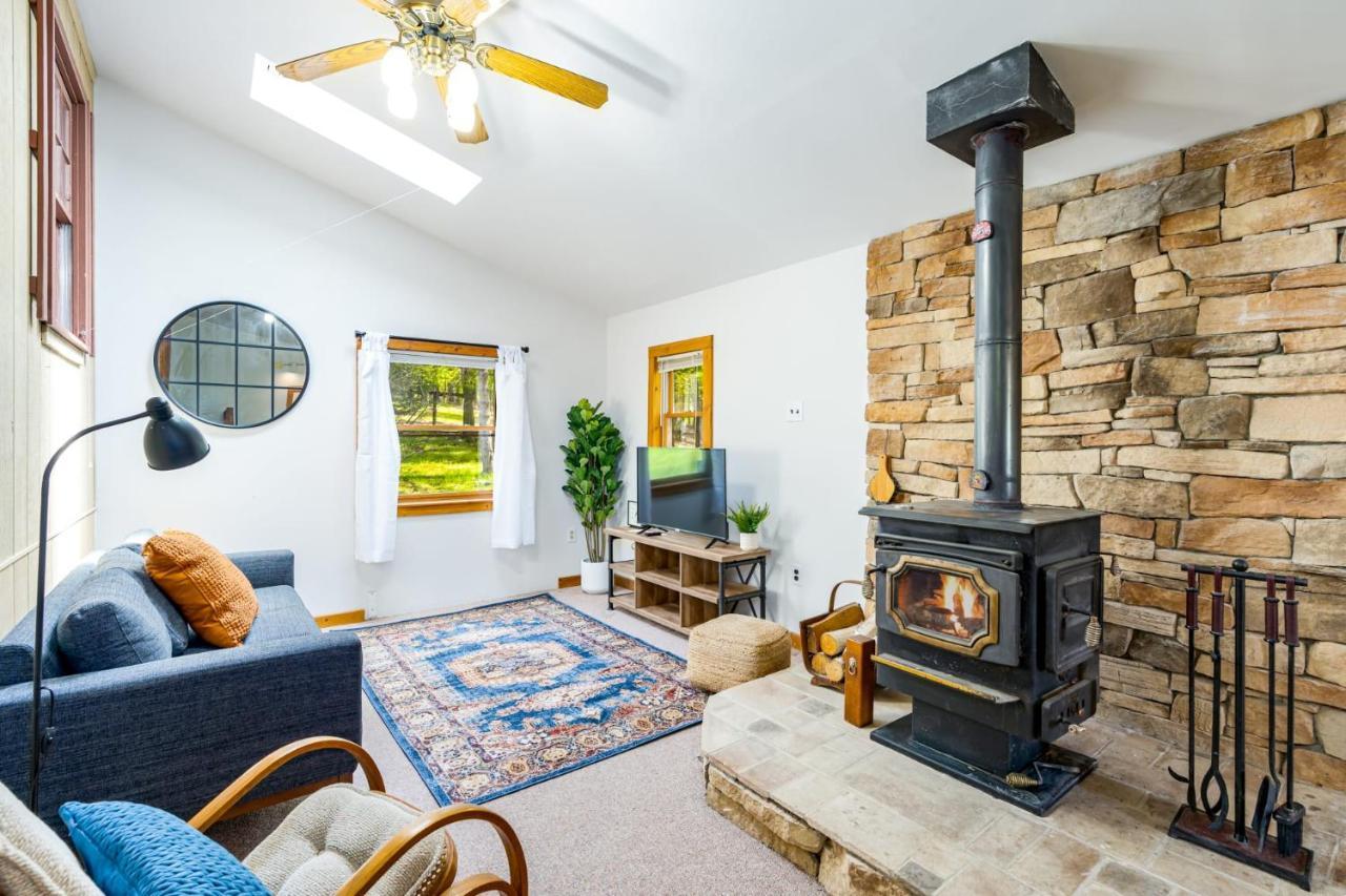 River Access Cabin With Hot Tub, Fire Pit, & Wifi! Morton Grove Экстерьер фото
