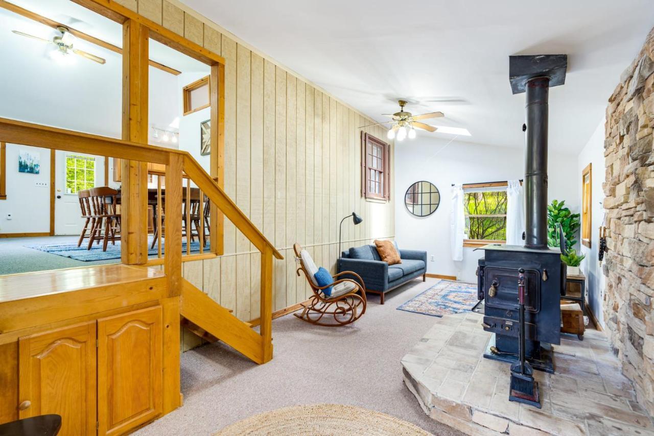 River Access Cabin With Hot Tub, Fire Pit, & Wifi! Morton Grove Экстерьер фото