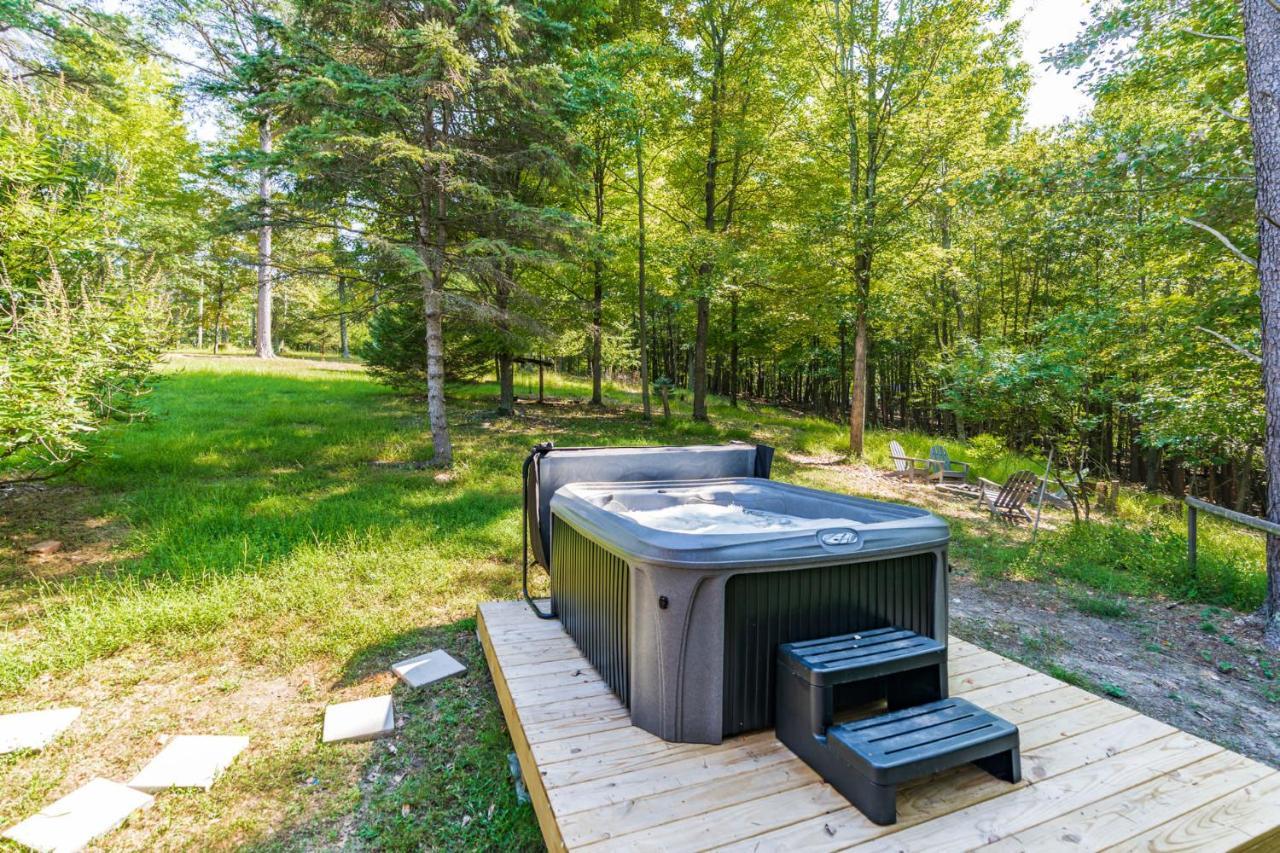 River Access Cabin With Hot Tub, Fire Pit, & Wifi! Morton Grove Экстерьер фото